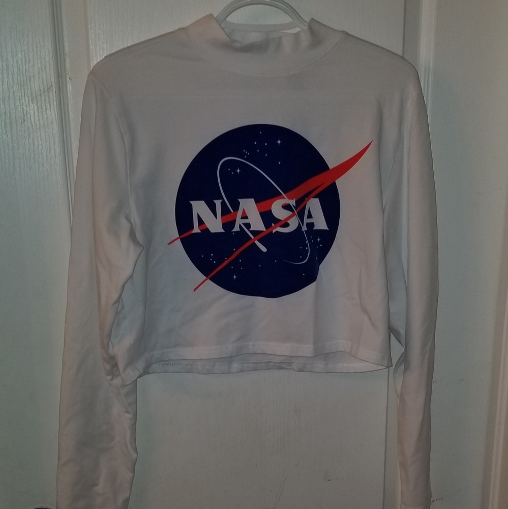 Long sleeve crop top